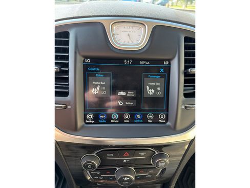 Used 2018 Chrysler 300 Touring L RWD image 18