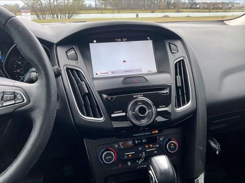 Used 2018 Ford Focus Titanium w/ Titanium Technology Package image 6