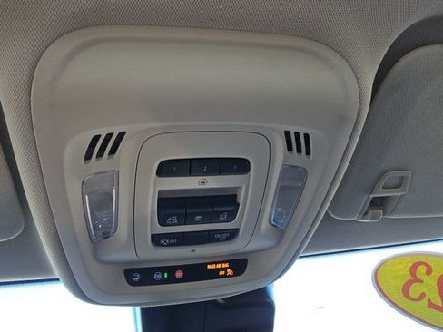 Used 2023 Buick Envision Avenir image 51