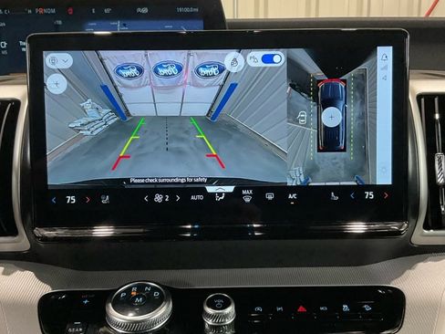 Used 2025 Ford Expedition Active image 21