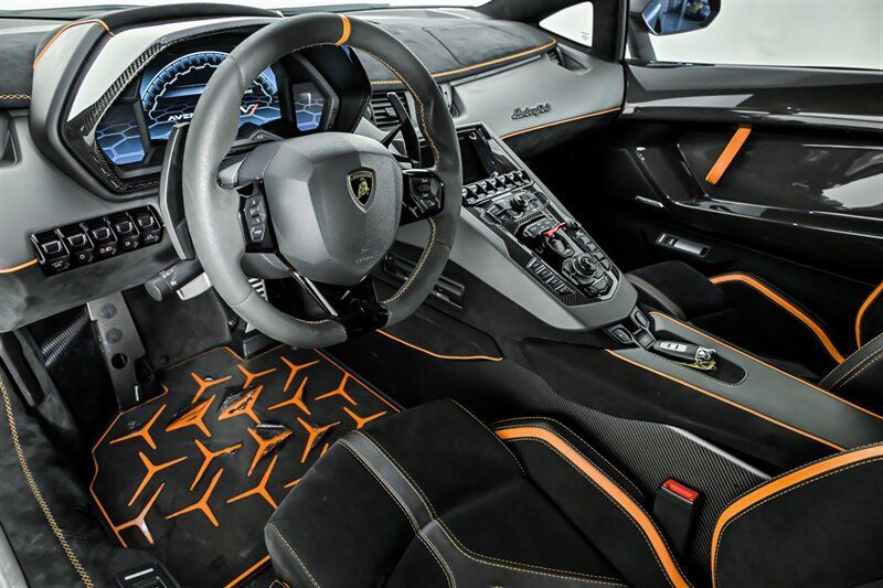 Used 2019 Lamborghini Aventador SVJ AWD/4WD image 21