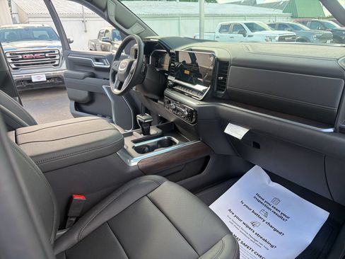 New 2026 GMC Sierra 1500 SLT w/ SLT Premium Package AWD/4WD image 27