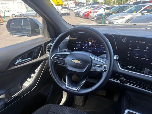 Used 2025 Chevrolet Equinox LT FWD image 35