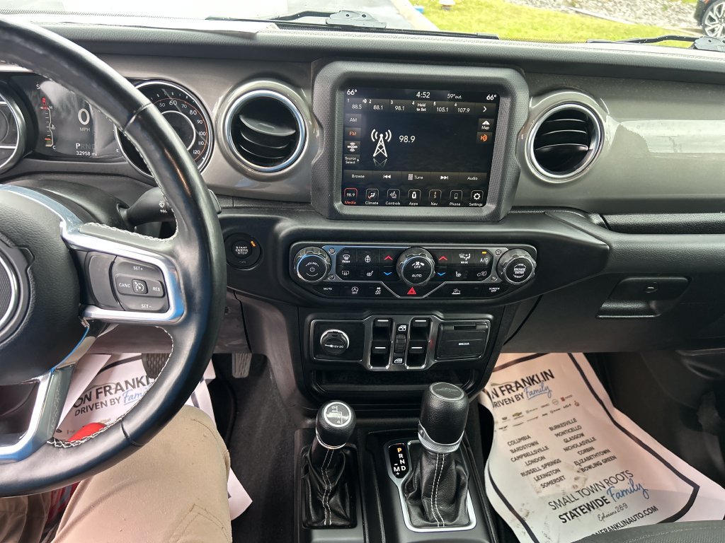 Used 2022 Jeep Gladiator Overland w/ Cold Weather Group AWD/4WD image 19