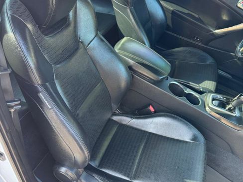 Used 2016 Hyundai Genesis Coupe 3.8 RWD image 17