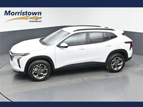 New 2026 Chevrolet Trax LT image 1
