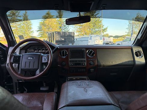 Used 2012 Ford F250 King Ranch w/ King Ranch w/Chrome Pkg image 11
