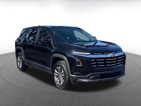 Used 2025 Chevrolet Equinox LT image 3