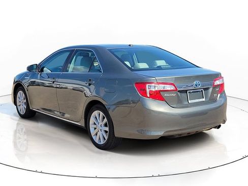 Used 2012 Toyota Camry XLE w/ Leather Pkg FWD image 4