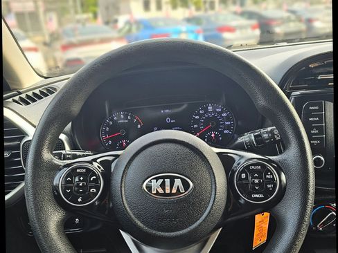 Used 2020 Kia Soul S image 11