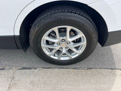 Used 2023 Chevrolet Equinox LT image 14