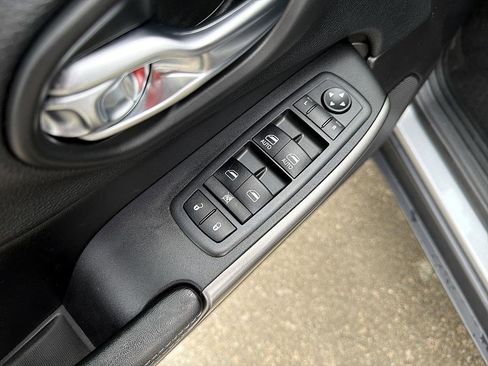 Used 2020 Jeep Cherokee Latitude Plus w/ Cold Weather Group image 10