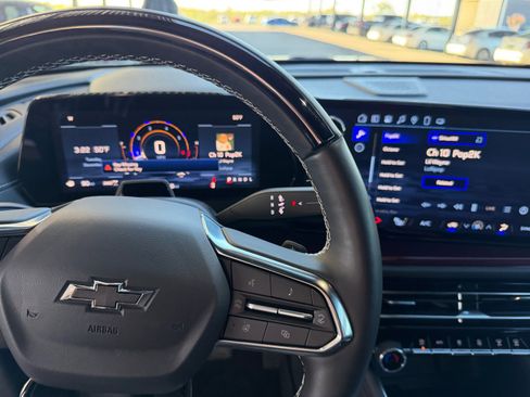 Used 2025 Chevrolet Traverse Z71 w/ Enhanced Driving Package image 23