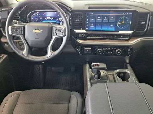 Used 2025 Chevrolet Silverado 1500 LT AWD/4WD image 28