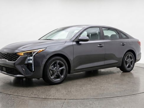 Used 2025 Kia K4 FWD image 3