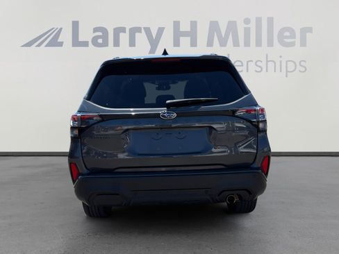 Used 2025 Subaru Forester Touring image 4