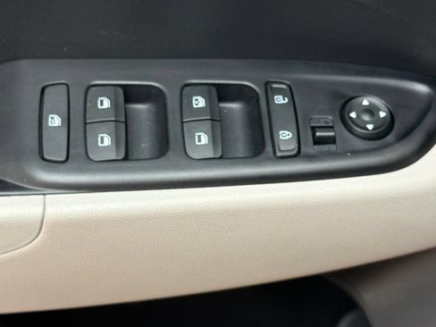 Certified 2026 Hyundai Venue SEL FWD image 22