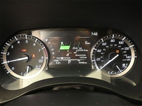 Used 2022 Toyota Highlander XLE image 7