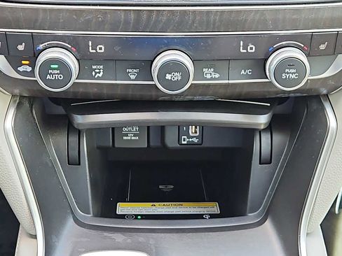 Used 2020 Honda Accord Touring image 17