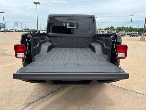 New 2026 Jeep Gladiator Sport AWD/4WD image 17