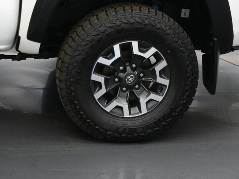 Used 2023 Toyota Tacoma TRD Off-Road image 22