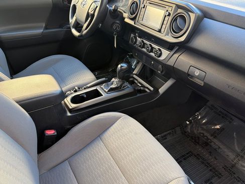 Used 2018 Toyota Tacoma SR w/ SR Convenience Package image 12