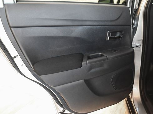 Used 2025 Mitsubishi Outlander Sport LE image 9