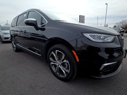 New 2026 Chrysler Pacifica Pinnacle
