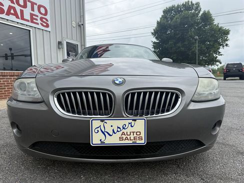 Used 2005 BMW Z4 3.0i RWD image 3