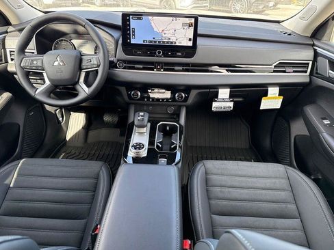 New 2026 Mitsubishi Outlander AWD image 25