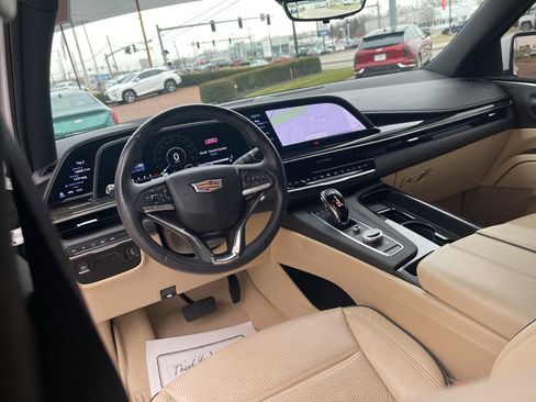 Used 2024 Cadillac Escalade ESV Premium Luxury image 34