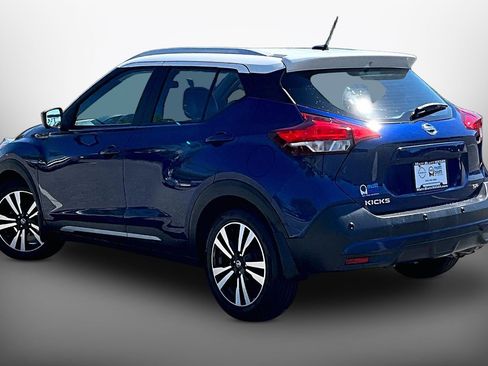Used 2020 Nissan Kicks SR w/ SR Premium Package FWD image 11