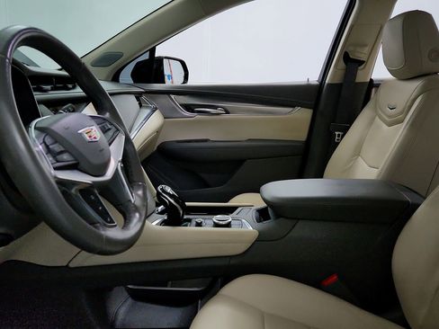 Used 2020 Cadillac XT5 Premium Luxury AWD/4WD image 17