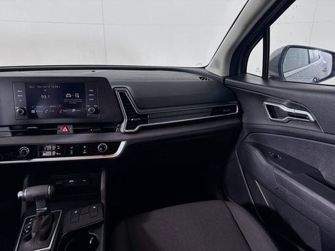 Used 2025 Kia Sportage LX image 22