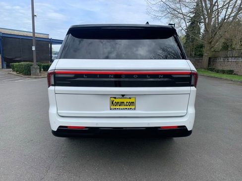 New 2026 Lincoln Navigator L Black Label AWD/4WD image 4