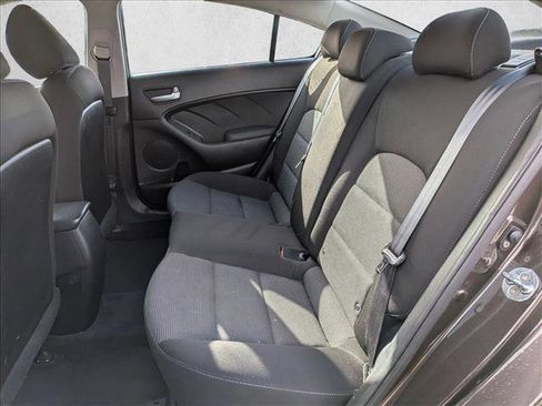 Used 2018 Kia Forte LX image 18