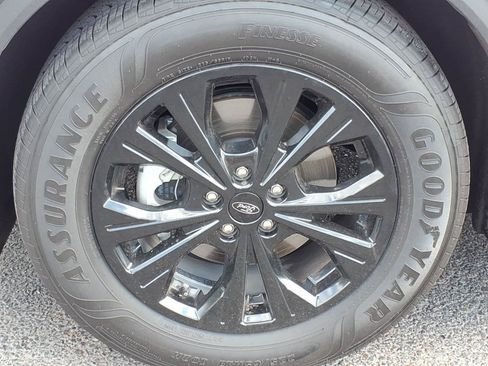 Used 2024 Ford Escape Active w/ Tech Pack #1 FWD image 9