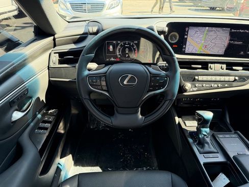 Used 2022 Lexus ES 350 w/ Premium Package image 29