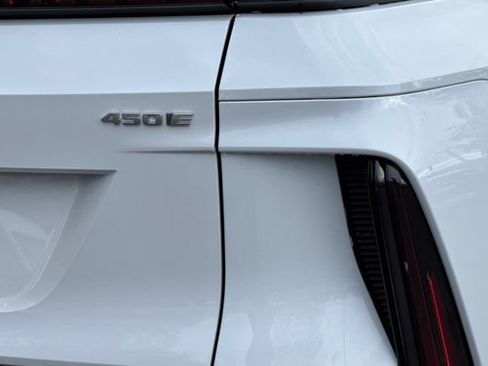 New 2026 Cadillac Lyriq Sport image 26