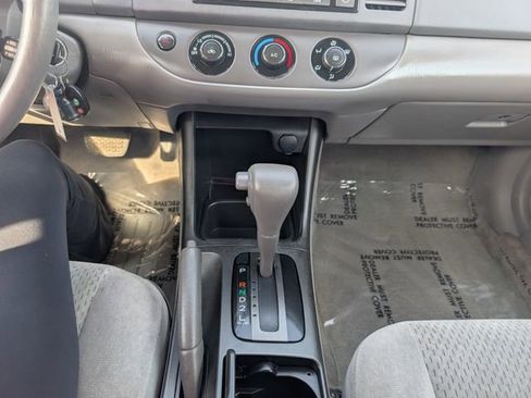 Used 2004 Toyota Camry image 13