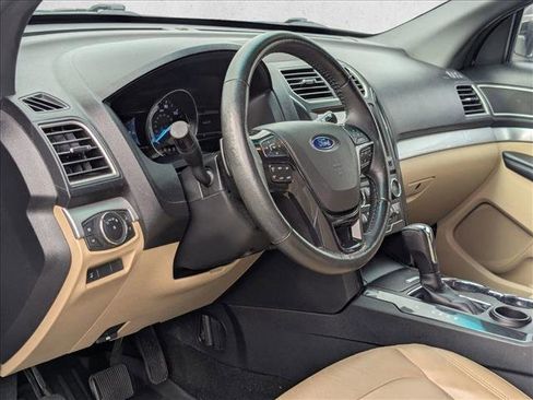 Used 2017 Ford Explorer XLT w/ Equipment Group 202A image 2