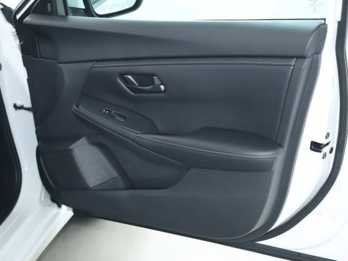 Used 2024 Nissan Sentra S image 33