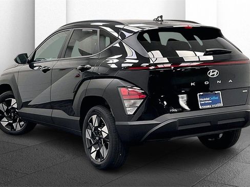 Certified 2025 Hyundai Kona SEL image 8