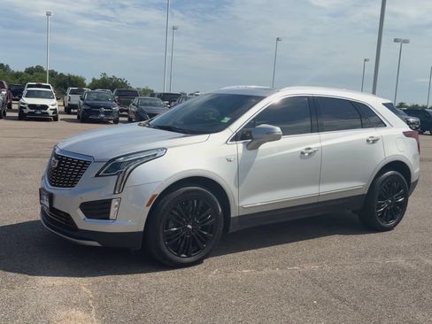 Used 2020 Cadillac XT5 Premium Luxury FWD image 4