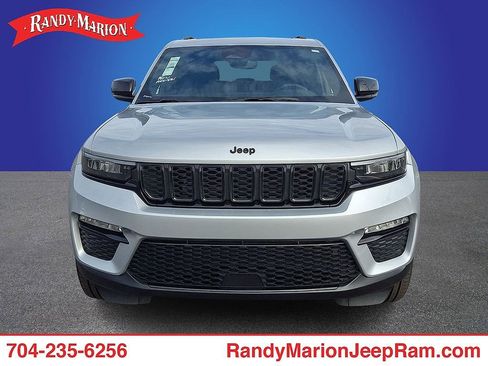 Used 2024 Jeep Grand Cherokee Limited w/ Black Appearance Package image 2