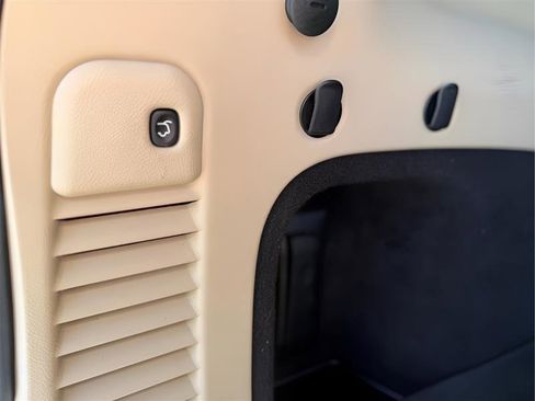 Used 2017 Jeep Grand Cherokee Limited image 15