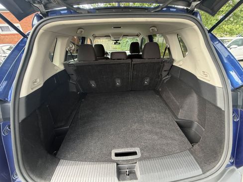 Used 2023 Nissan Rogue S FWD image 30