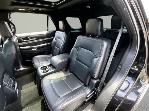 Used 2018 Ford Explorer Sport w/ Equipment Group 401A AWD/4WD image 16