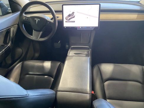 Used 2021 Tesla Model Y Long Range image 5