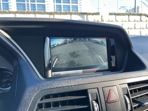 Used 2013 Mercedes-Benz E 350 4MATIC Coupe image 9